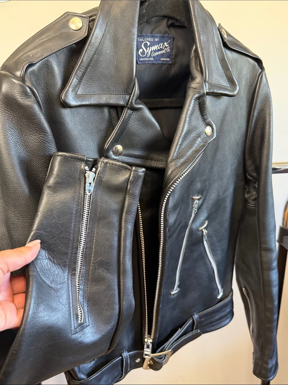 ‼️SOLD Vintage Symax Garment Co. Black Leather Biker Jacket Made in Canada - Picture 7 of 8